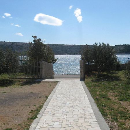 Apartments Frane-20M From Beach Barbat na Rabu Εξωτερικό φωτογραφία